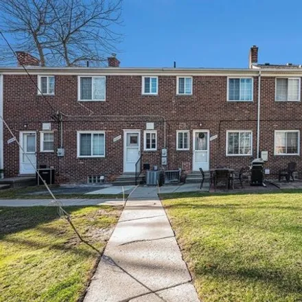 Image 3 - 22862 Lakeshore Drive, Saint Clair Shores, MI 48080, USA - Townhouse for sale