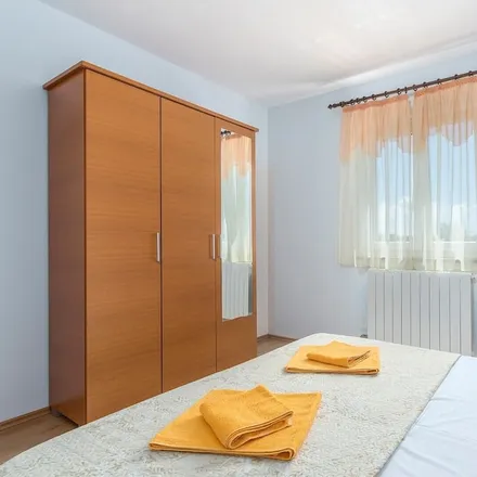 Rent this 3 bed apartment on 52212 Fažana