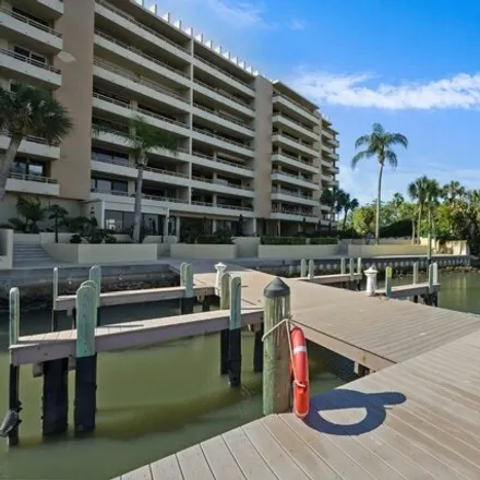 Buy this 1 bed condo on 5801 Mariner Street in West View, Tampa