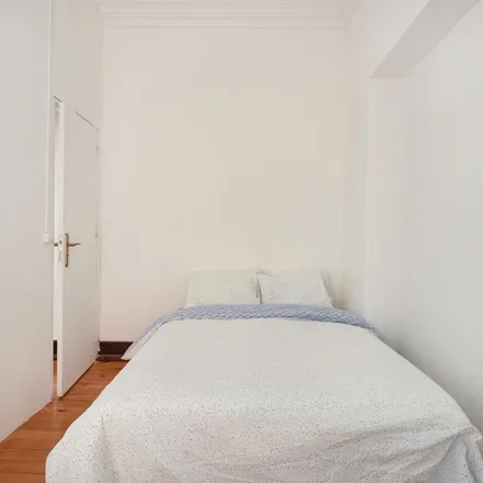 Rent this 9 bed apartment on Avenida Praia da Vitória 13 in 15, 1050-246 Lisbon