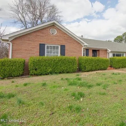 Rent this 3 bed house on 550 Wadsworth Circle in Hernando, MS 38632