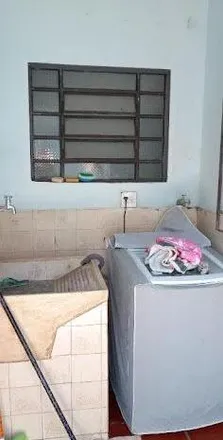 Buy this 2 bed house on Rua Yunes Demétrio Sabbag in Alvinópolis, Atibaia - SP