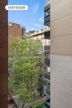 Image 7 - 145 East 15th Street, New York, NY 10003, USA - Apartment for sale