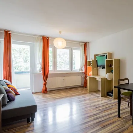 Rent this 1 bed apartment on KFZ-Werkstatt Lackiererei in Wriezener Straße, 13359 Berlin