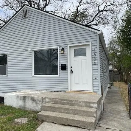 Buy this 3 bed house on 1624 Cordell Avenue in Columbus, OH 43211