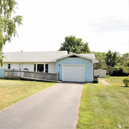 Buy this 4 bed house on 2899 Vienna Road in Erie, Erie Township