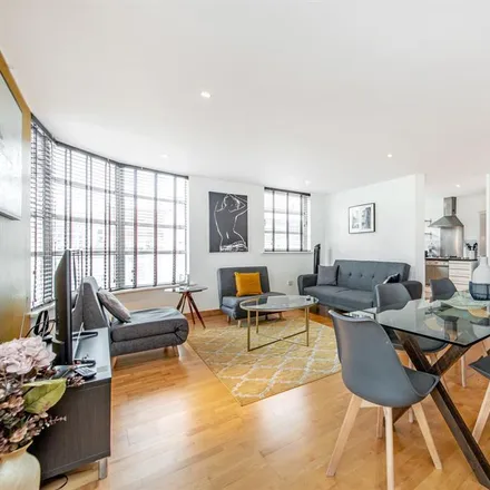 Rent this 2 bed apartment on Cotswold Outdoor in Leyden Street, Spitalfields