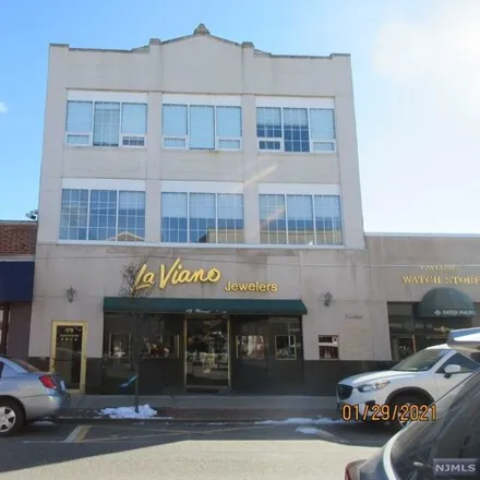 Rent this 1 bed apartment on Pompilio's Pizzeria & Restaurant in Westwood Avenue, Westwood