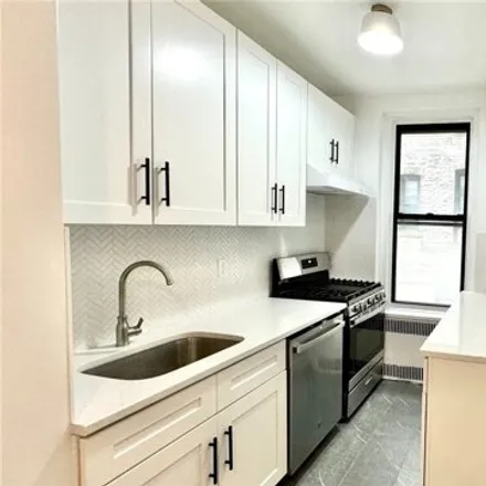 Image 4 - 41-21 42nd Street, New York, NY 11104, USA - Apartment for rent