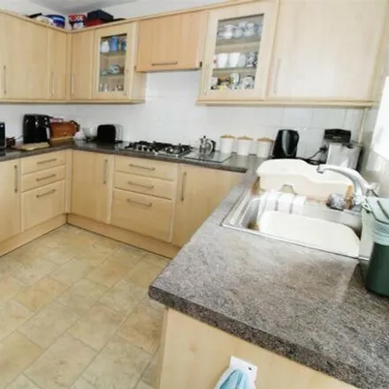 Image 2 - Robert Hill Close, Rugby, CV21 4NB, United Kingdom - House for sale
