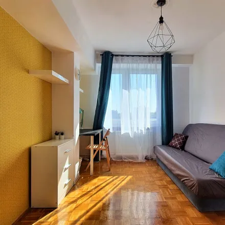 Rent this 5 bed room on Dolna 21B in 00-773 Warsaw, Poland