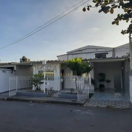 Buy this 3 bed house on Rua Joaquim Simoes in Vale dos Ipês, Varginha - MG