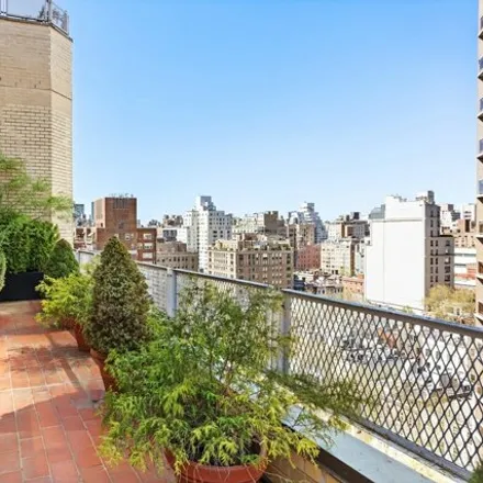 Buy this 2 bed townhouse on Lexington Avenue-63rd Street in East 64th Street, New York