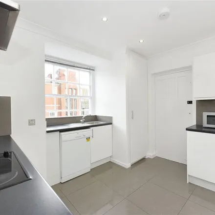Image 3 - Eyre Court, 3-21 Finchley Road, London, NW8 6DP, United Kingdom - Apartment for rent