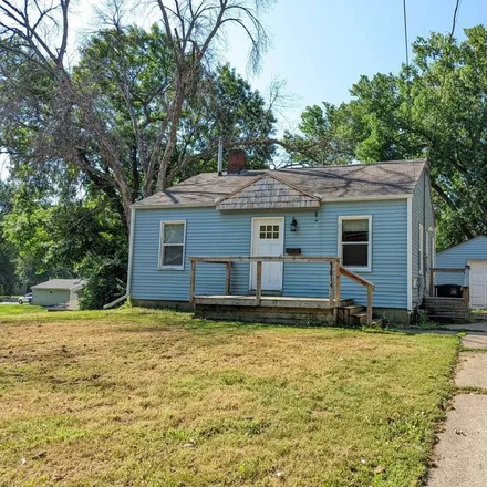Buy this 2 bed house on 3014 Fleming Avenue in Des Moines, IA 50310