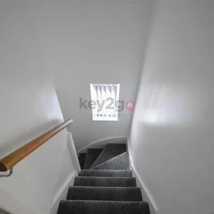 Image 4 - Manvers Road, Sheffield, S20 1AY, United Kingdom - Apartment for rent
