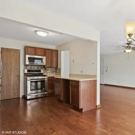 Image 5 - 2300 Highland Court, Schaumburg, IL 60194, USA - Condo for sale