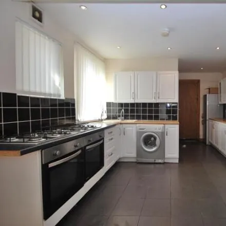 Image 2 - 20 Harriet Street, Cardiff, CF24 4BU, United Kingdom - House for rent