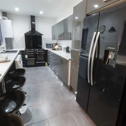 Rent this 6 bed apartment on Toft Street in Liverpool, L7 2PS