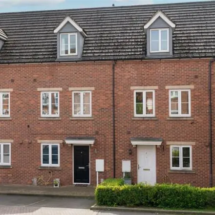 Buy this 3 bed townhouse on Browning Court in Chesterfield, S40 3SW