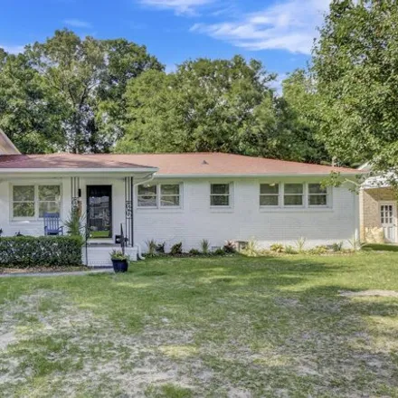 Rent this 3 bed house on 5374 Parkside Drive in Charleston Farms, North Charleston