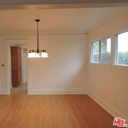 Image 7 - 567 North Windsor Boulevard, Los Angeles, CA 90004, USA - House for rent