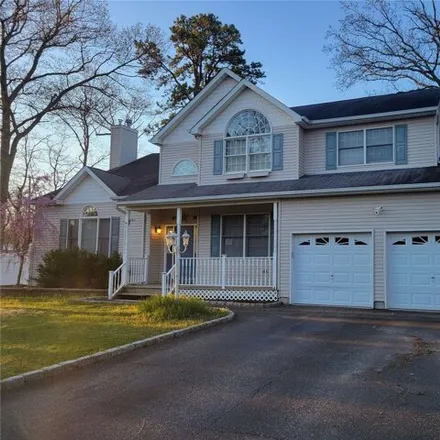 Buy this 4 bed house on 24 Hammond Road in Brookhaven, Suffolk County