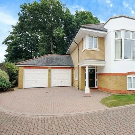 Rent this 5 bed house on St. David's Drive in Englefield Green, TW20 0BA