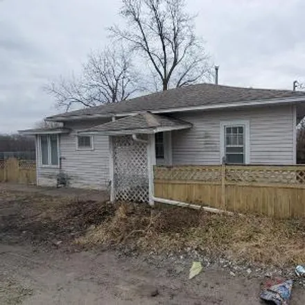 Buy this 1 bed house on 2746 47th Avenue in Rock Island, IL 61201
