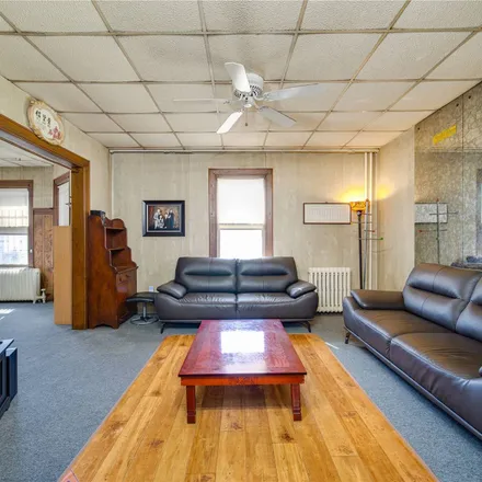 Image 3 - 42-13 67th Street, New York, NY 11377, USA - House for sale