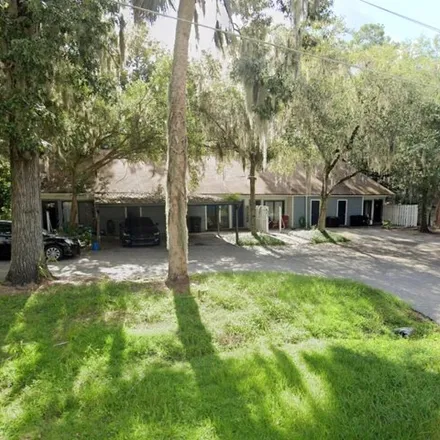 Buy this 8 bed house on 4237 Southeast 22nd Avenue in Marion County, FL 34480