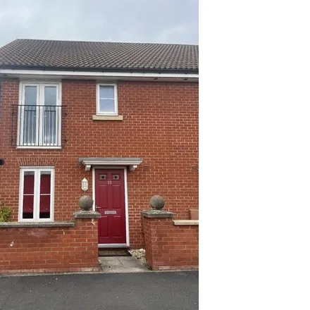 Rent this 3 bed duplex on 14 Appledore Drive in Bridgwater, TA6 5FH