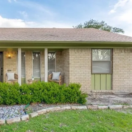 Image 2 - 8348 Londonderry Lane, Dallas, TX 75228, USA - House for rent