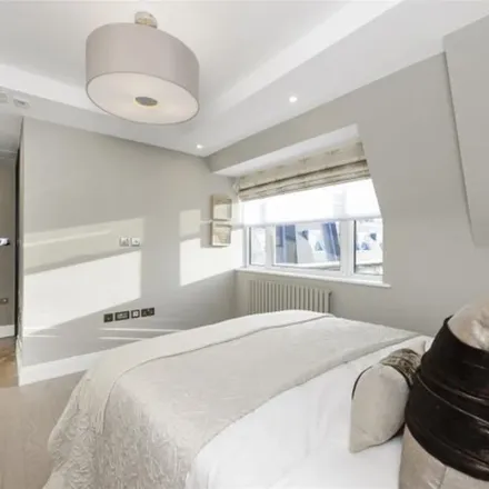 Rent this 3 bed apartment on St John's Wood Car Park in Kingsmill Terrace, London