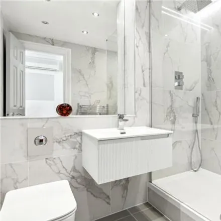 Image 7 - Huntsmore House, 35 Pembroke Road, London, W8 6PW, United Kingdom - Apartment for sale