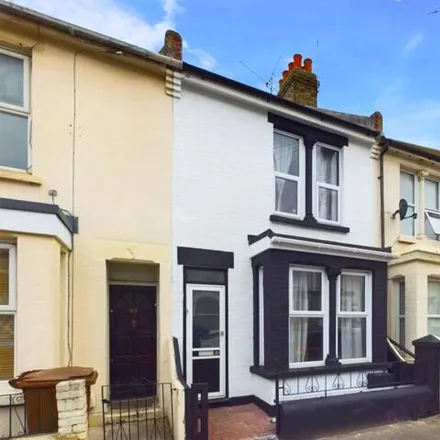 Buy this 3 bed townhouse on 48 Priestfield Road in Medway, ME7 4RE