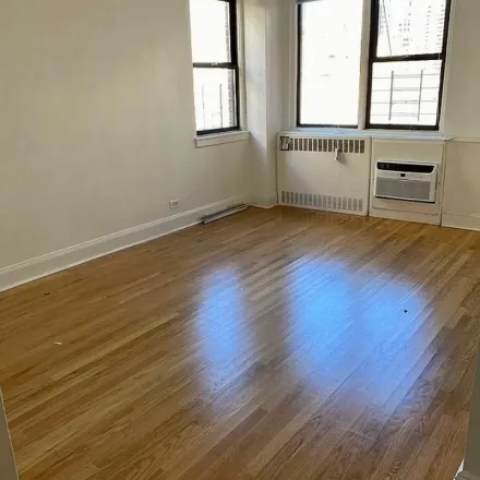 Rent this 2 bed apartment on 433 East 80th Street in New York, NY 10075