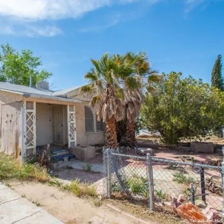 Buy this studio house on 15637 L Street in Mojave, Kern County