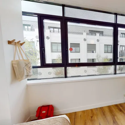 Rent this 11 bed room on 2 Avenue Sainte-Anne