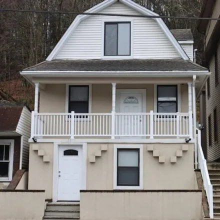 Rent this 3 bed house on 587 Peacock Street in Pottsville, PA 17901