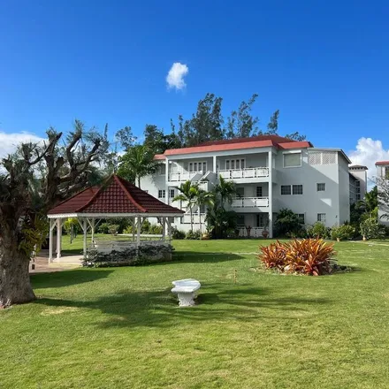 Rent this 2 bed apartment on Andy Chen Wholesale & Retail in 71 Barnett Street, Montego Bay