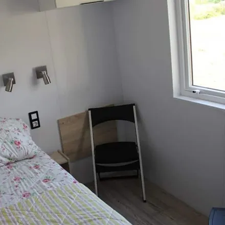 Rent this 3 bed house on 9215 VV De Veenhoop