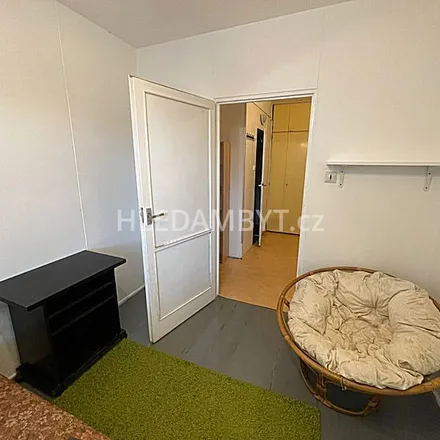 Image 3 - Podle Kačerova 801/17, 141 00 Prague, Czechia - Apartment for rent