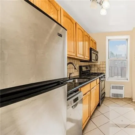 Image 6 - 530 East 235th Street, New York, NY 10470, USA - Apartment for sale