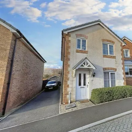 Buy this 3 bed house on Cwrt Celyn in Cwmbran, NP44 3FE