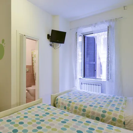 Rent this 3 bed room on B&B Sogni d'Oro in Via Pompei, 00183 Rome RM