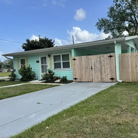 Image 3 - 608 Grannis Avenue South, Titusville, FL 32796, USA - House for sale
