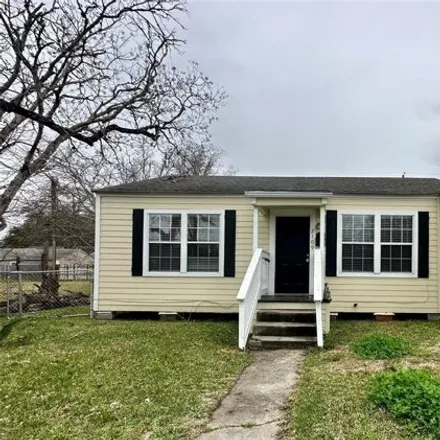 Rent this 2 bed house on 2205 Alabama Street in Baytown, TX 77520