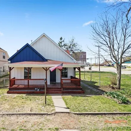 Image 1 - 661 East 4th Street, Bartlesville, OK 74003, USA - House for sale