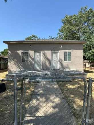 Buy this studio house on 982 Monterey Street in Kern, Bakersfield